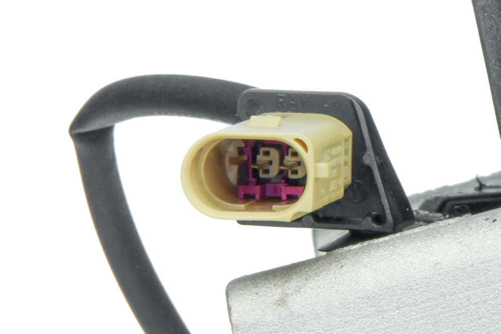 https://images.wrenchead.com/smartpages/partinfo_resize/URO/d/de/4g0199381lh_3.jpg